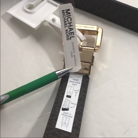 Michael kors twist reversible belt. - Picture 6 of 16